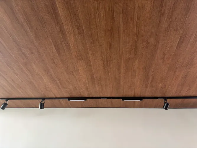 7 placas de teto vinílico Origens cor Angelin 
