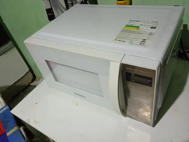 Microondas lindo 20 litros MT novo