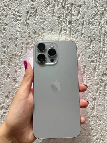 IPHONE 16 PRO MAX ACOMPANHA CAIXA