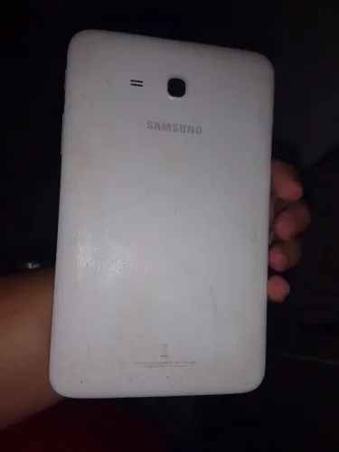 Vende _se tv 32 polegadas +tablets ambos liga mais todos tem problema na tela