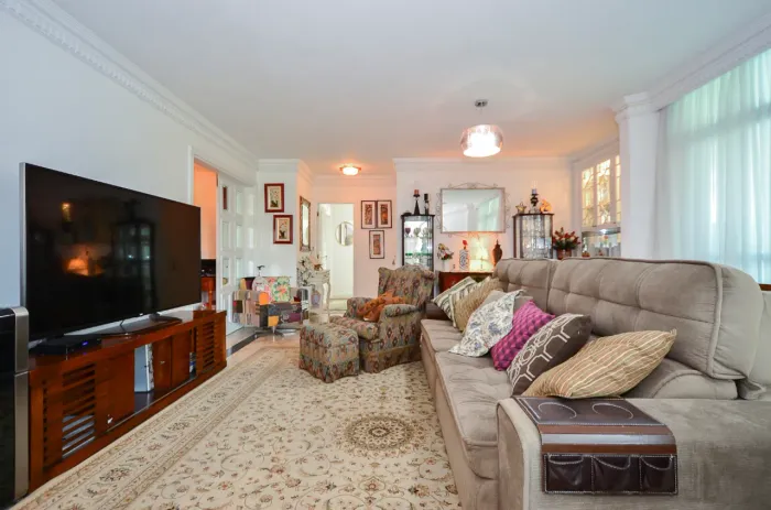 Apartamento para venda em Pacaembu com 4 quartos, sendo 3 suítes, 230m²