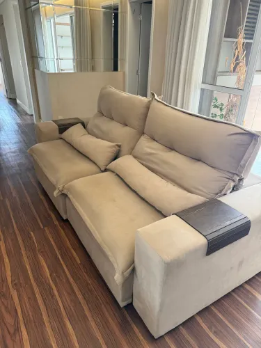Sofá Retrátil & Reclinável de 3 lugares, medindo 2.55m
