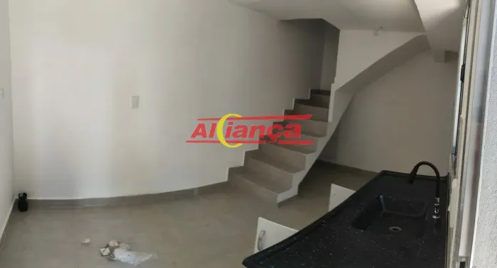 Sobrado 55m², com 2 quartos para locação em Parque Continental I - Guarulhos