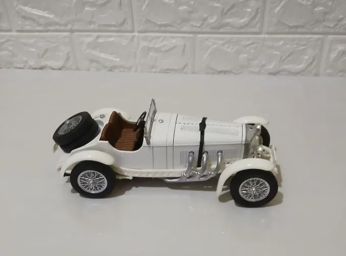 Burago 1928 Branco Mercedes-Benz SSK All 1:18 Die Cast Fabricado na Itália COD 3002
