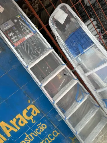 Escada alumínio 7 degraus ultra leve