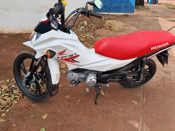Honda pop 110 zerada  valor 15 mil tel . *39 sem quimar vela 