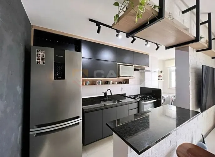 Apartamento com 2 quartos, 1 suíte, 1 vaga  Excelente 2 Quartos com Suíte Varanda Sol da