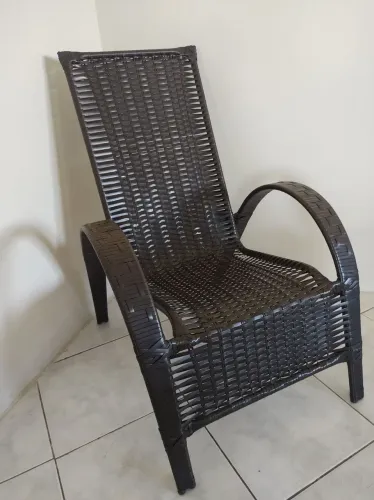 Poltrona. Vendo 1 ou o kit com 4. Vejam as fotos e leia a descrição do anúncio. 