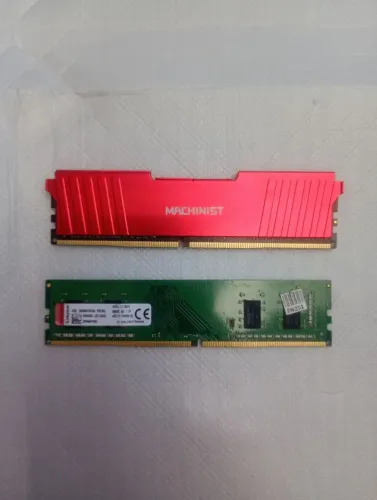 Memória RAM ddr4 12 GB um pente de 8 outro de 4