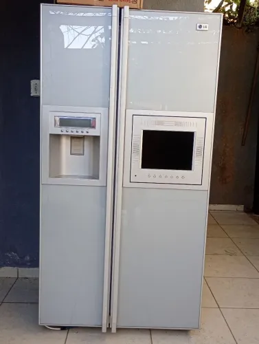 Geladeira LG duplex água e gelo na porta