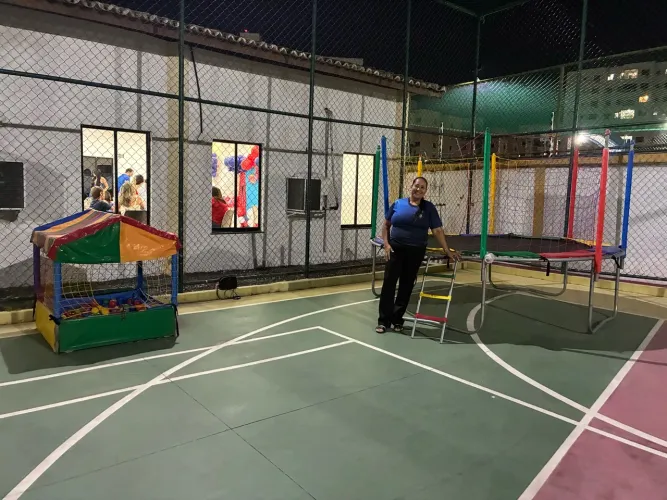 Pula pula + casinha de bolinhas