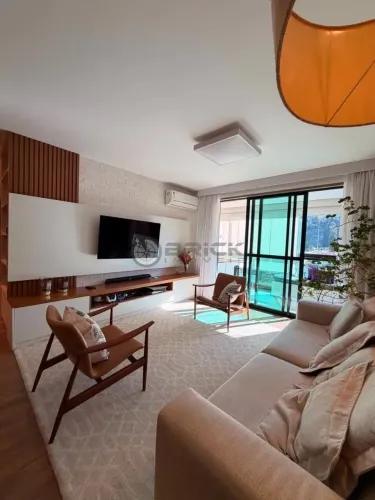 Apartamento à venda com 3 quartos sendo 1 suíte, 140 m² no Alto - Teresópolis/RJ.