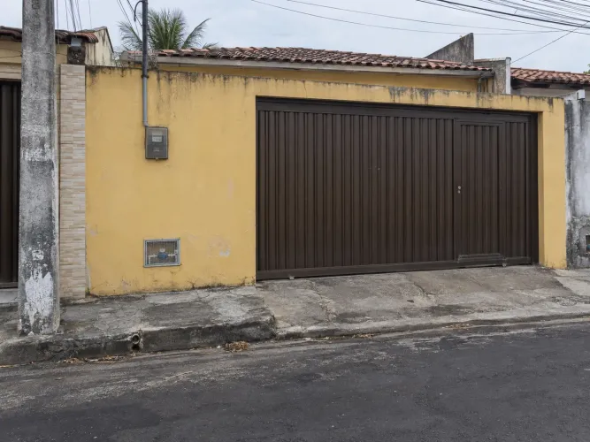 CASA A VENDA NO VILA PERI, COM 2 QUARTOS
