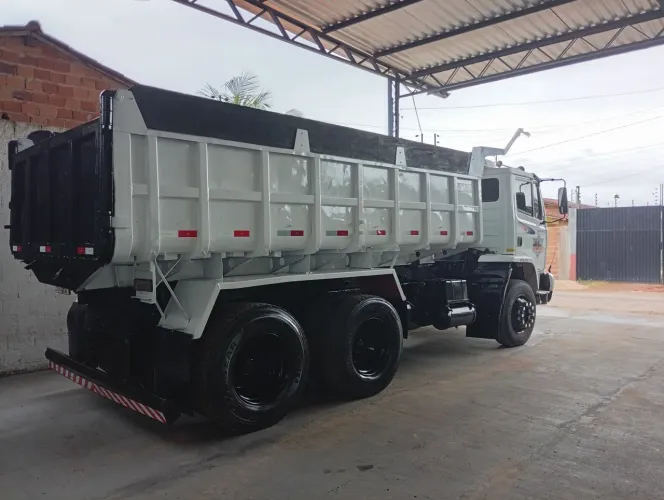 Vendo caçamba traçada 2423
