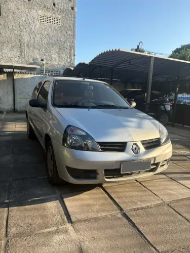 Renault Clio Hi-flex 1.0 16V 3P 2011
