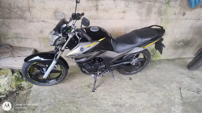 Yamaha Fazer 250 (Troco por moto alta)