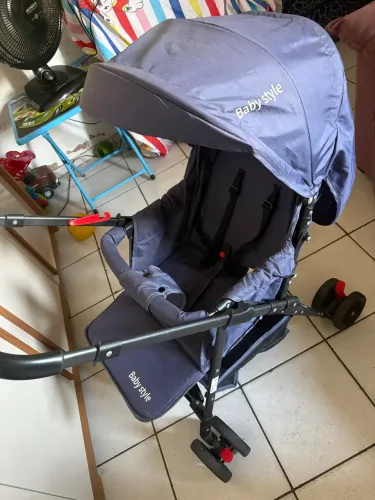Vendo carrinho de bebê reversível