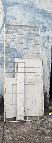 Grade para porta 210 M por 80 L em ótimo estado
