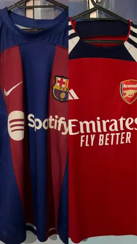 2 camisas de time por 100