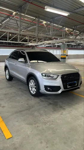 Audi Q3 2.0 4x4 revisões na concessionária 2015 60 mil rodados 