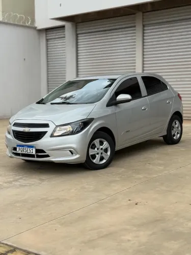 Chevrolet Onix Hatch LS 1.0 8V Flex Power Mec. 4P 2016