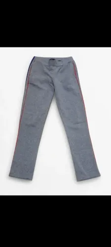 Vende-se calça de moletom tamanho feminina P por $10reais pagamento á vista