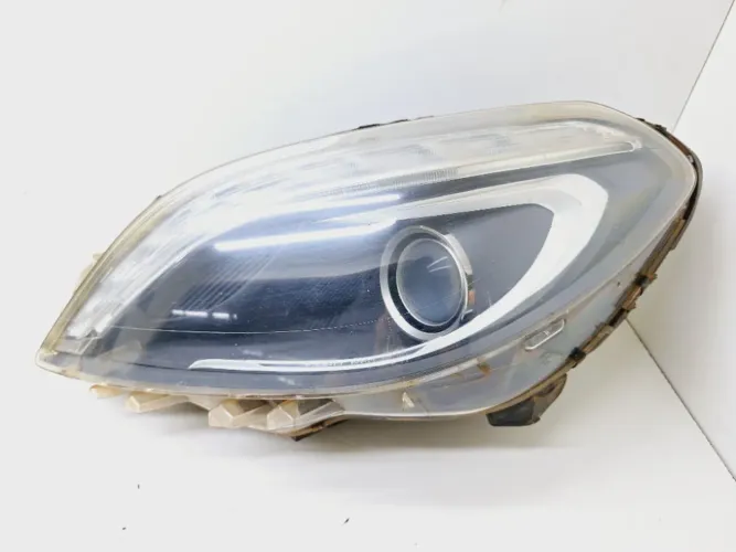 Farol Esquerdo Mercedes B200 1.6 2012 2013  Esquerdo/motorista