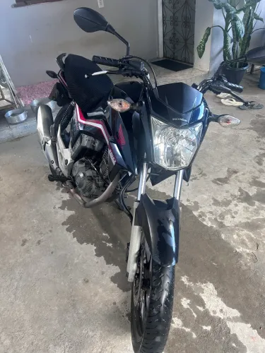 Vendo titan 160 azul marinho
