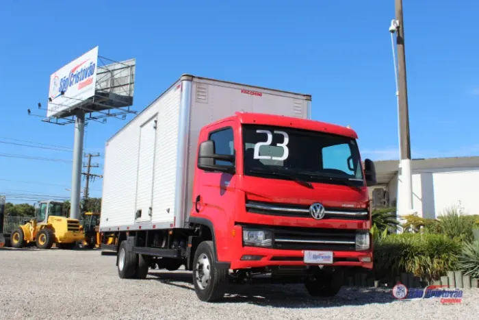 Vw 11-180 2023 com bau seco completo