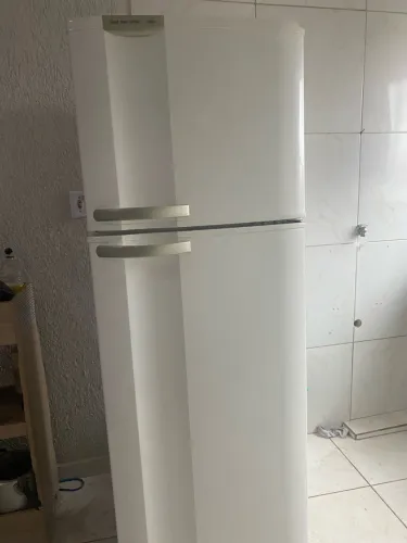 Vende-se geladeira