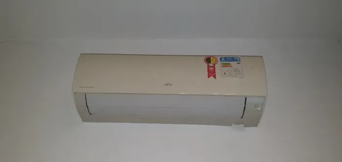 Ar Condicionado Fujitsu 12.000 Btu Inverter Frio E Quente