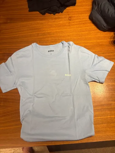 CAMISA BÁSICA HUGO BOSS 