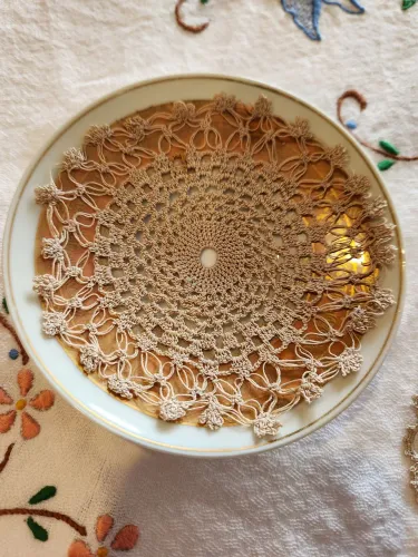 8 toalhinhas para pires de café em crochê delicado (sem uso)