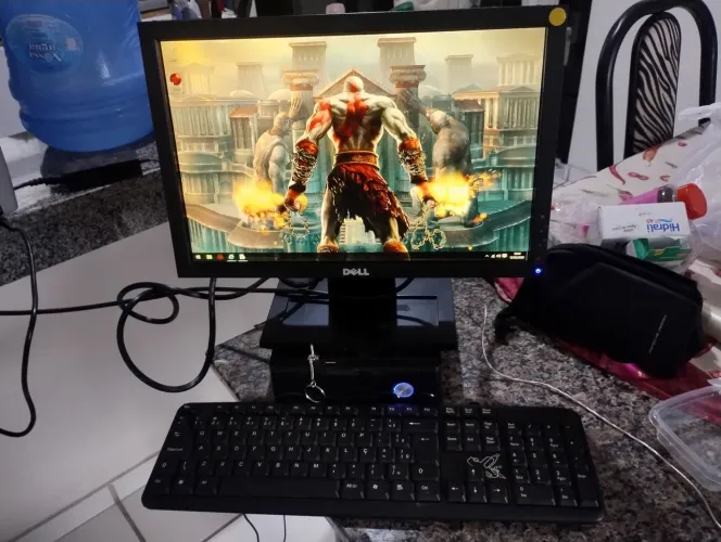 VENDO ESTE COMPUTADOR PORTÁTIL DA INTEL COM MONITOR DA DELL SÓ 399 ZAP *80