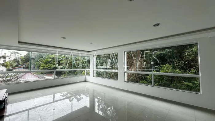 Apartamento com 3 Quarto(s) e 4 banheiro(s) para Alugar, 140 m² por R$ 6500 / Mês