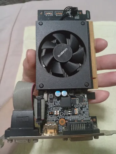 Placa de Vídeo Gigabyte GeForce GT 710 1GB DDR3 - Rev. 1.0