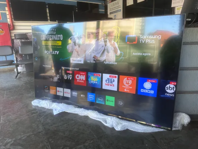 TV Samsung 85? Crystal UHD 4K Smart TV - UN85BU8000 na caixa com garantia