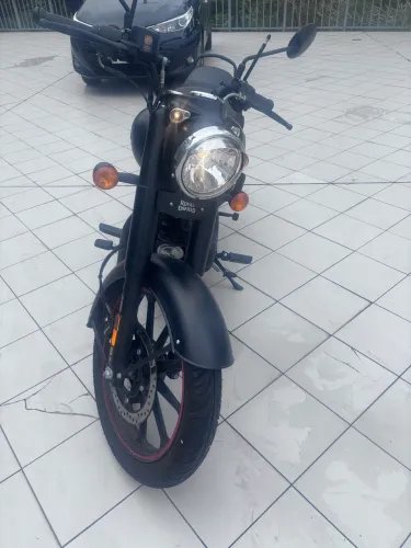 Royal Enfield Classic Dark 350cc 2025
