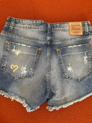 Short jeans