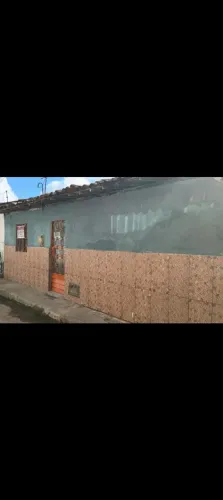 Casa bem localizada   *