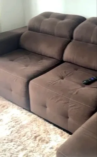 Sofá Retrátil em Ótimo Estado - Confortável e Conservado