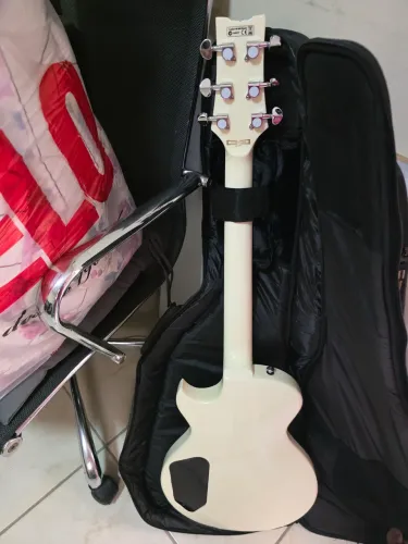 ''Guitarra Ibanez