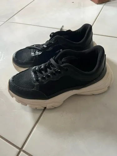 Tênis 35