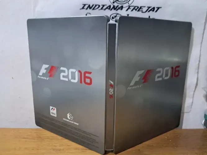 Jogo de PS4 Fórmula 1 2016 Steelbook Edition