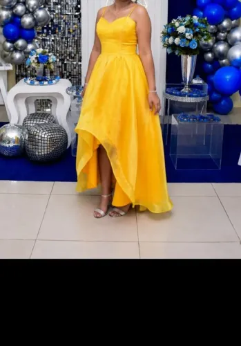 ROUPA DE FESTA