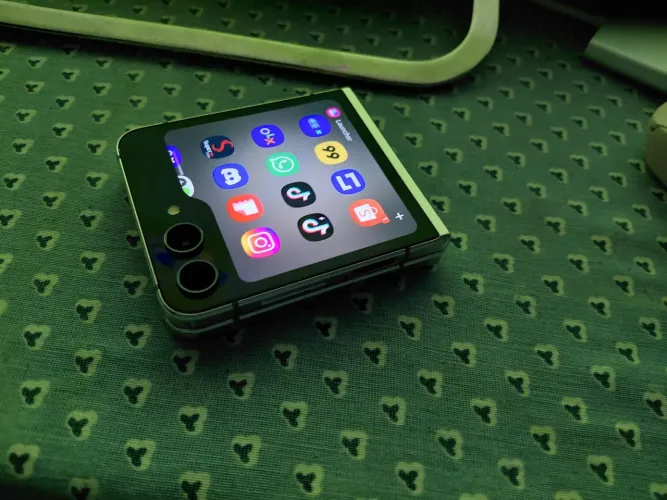 Galaxy Z flip 5