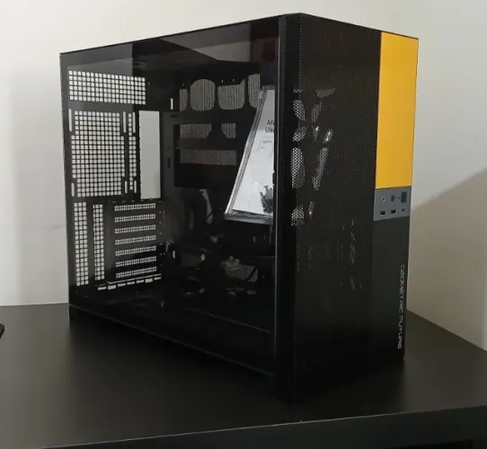 Gabinete Gamer Geometric Future Model 5 Vent Preto e Amarelo
