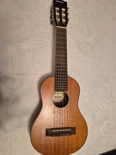 Violao pequeno com capa - criancas