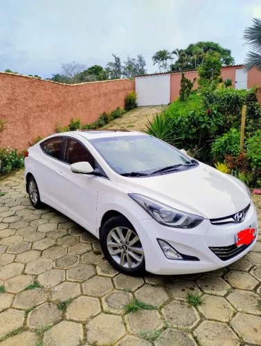 Hyundai Elantra GLS 2.0 16V Flex Aut. 2015