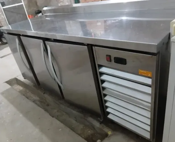 Balcão Refrigerado De Encosto Em Inox 2,00m